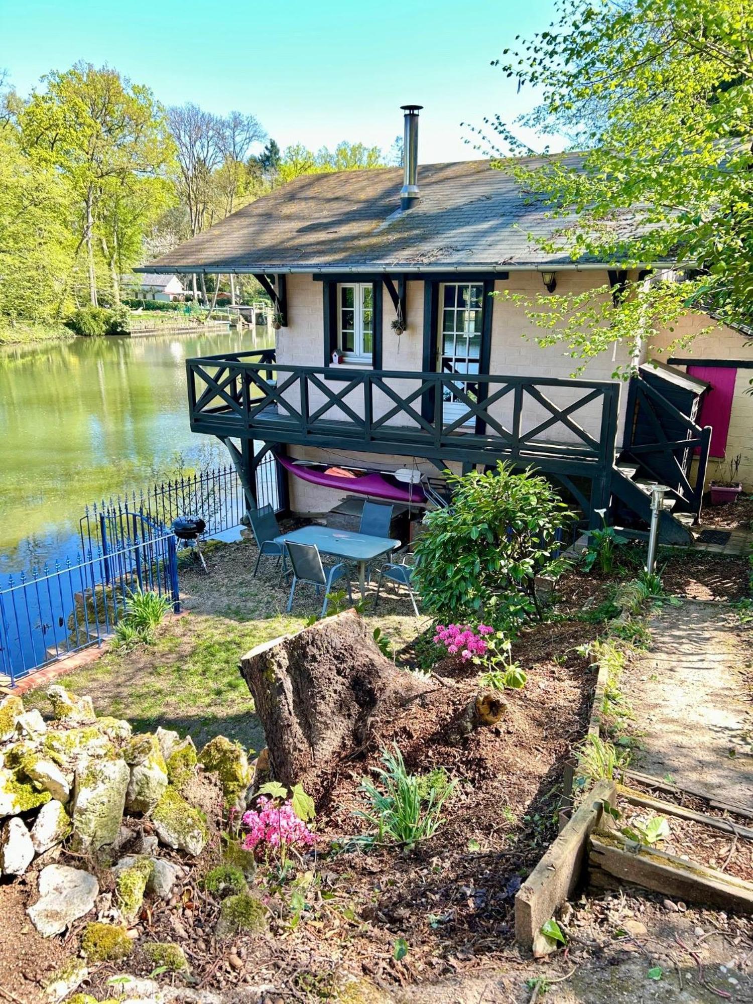 Le Chalet Bucolique Au Bord De L'Eau Olivet  Exterior photo
