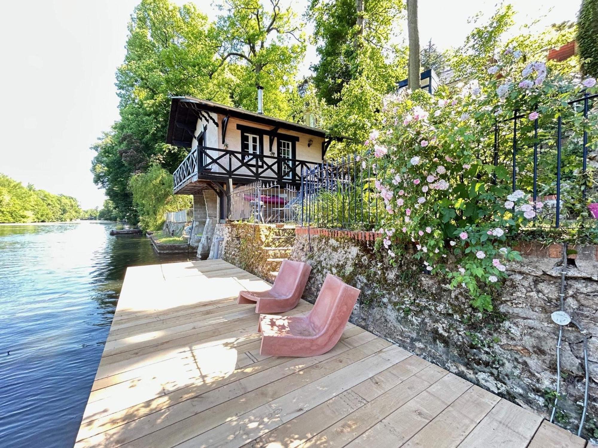Le Chalet Bucolique Au Bord De L'Eau Olivet  Exterior photo